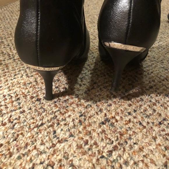 Mark. By Avon tall order boots all black with gold accent on the back sz 7 - Picture 7 of 8